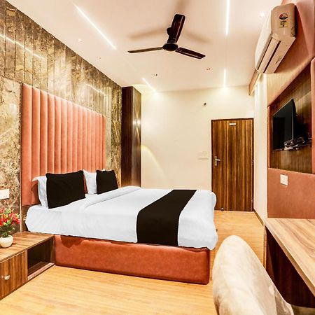 Super Townhouse Haibowal Chowk Ludhiana Exterior foto